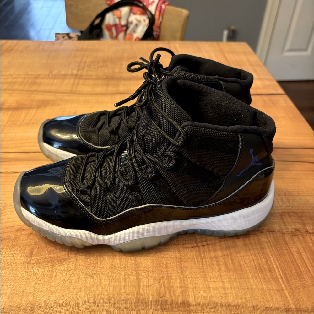 Jordan retro 11 space jam